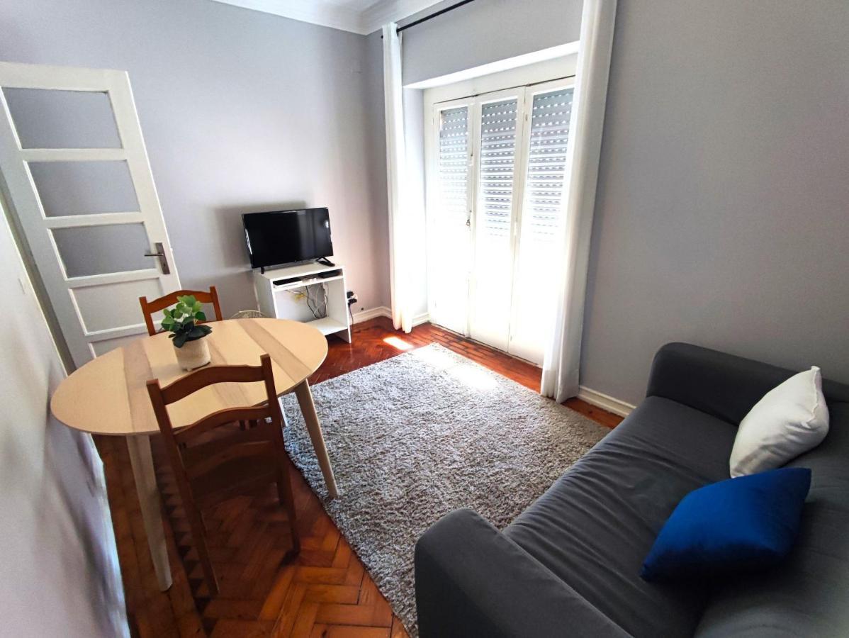 Lisbon Traditional T2 With Balcony In Damaia, Lisbon أمادورا المظهر الخارجي الصورة