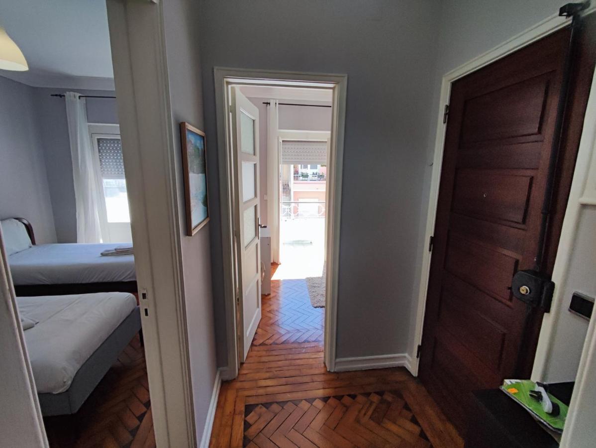 Lisbon Traditional T2 With Balcony In Damaia, Lisbon أمادورا المظهر الخارجي الصورة