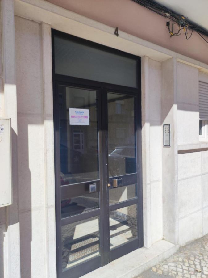 Lisbon Traditional T2 With Balcony In Damaia, Lisbon أمادورا المظهر الخارجي الصورة