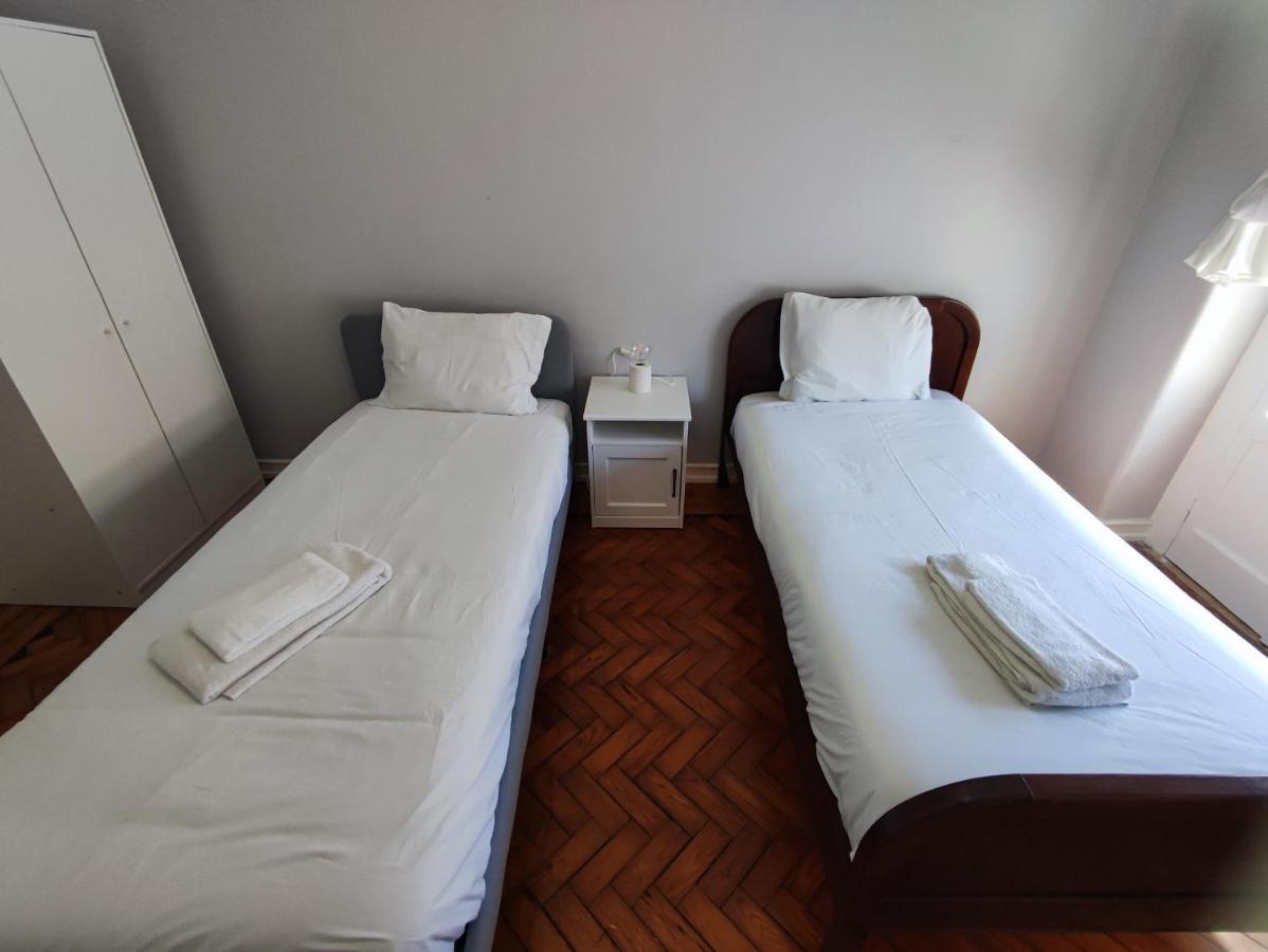 Lisbon Traditional T2 With Balcony In Damaia, Lisbon أمادورا المظهر الخارجي الصورة