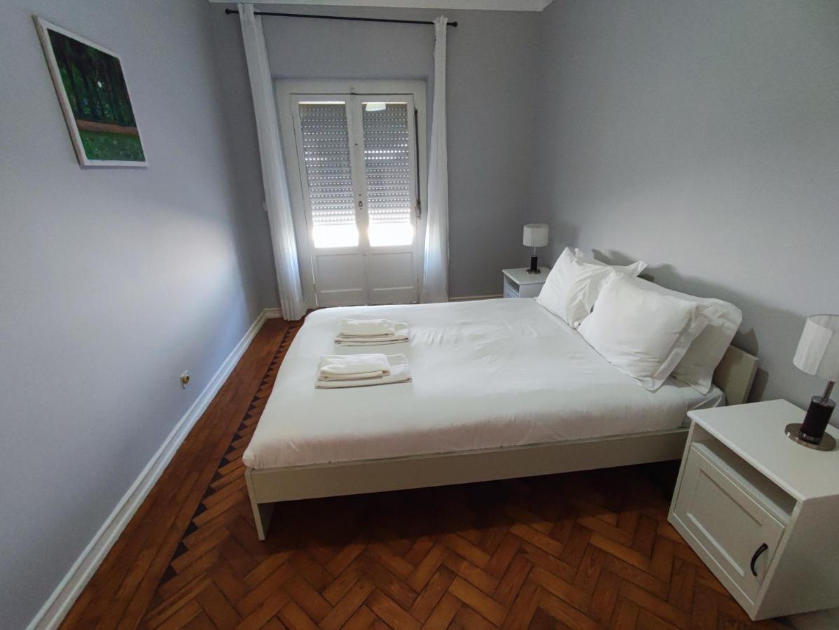 Lisbon Traditional T2 With Balcony In Damaia, Lisbon أمادورا المظهر الخارجي الصورة