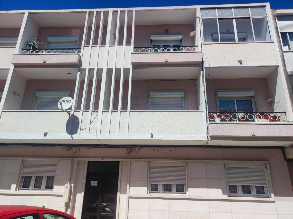 Lisbon Traditional T2 With Balcony In Damaia, Lisbon أمادورا المظهر الخارجي الصورة